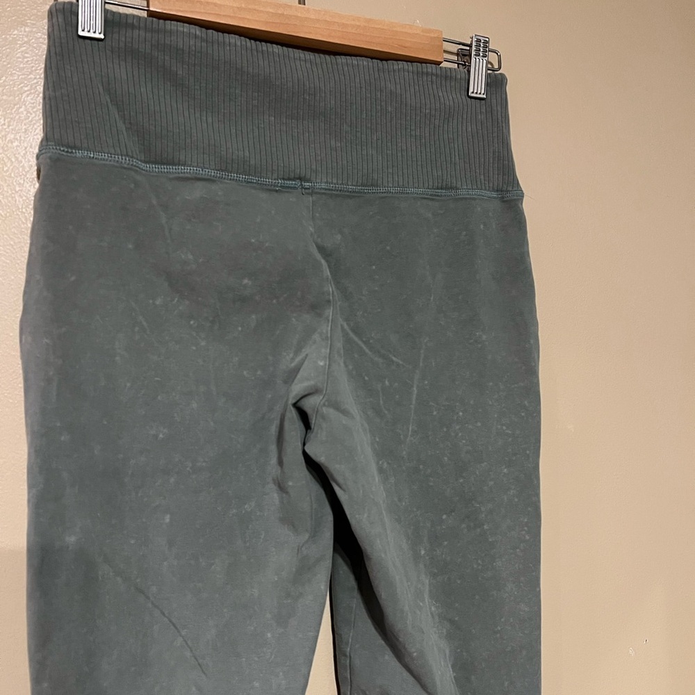 Aerie Women's Size Large Ribbed Green Wash Joggers Athleisure Gym Yoga - Picture 5 of 6